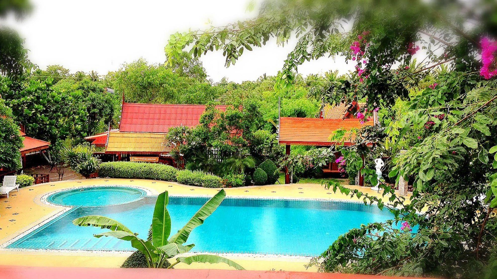 Jaroenrat Resort Samut Songkhram Exterior foto
