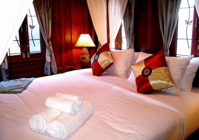 Jaroenrat Resort Samut Songkhram Habitación foto